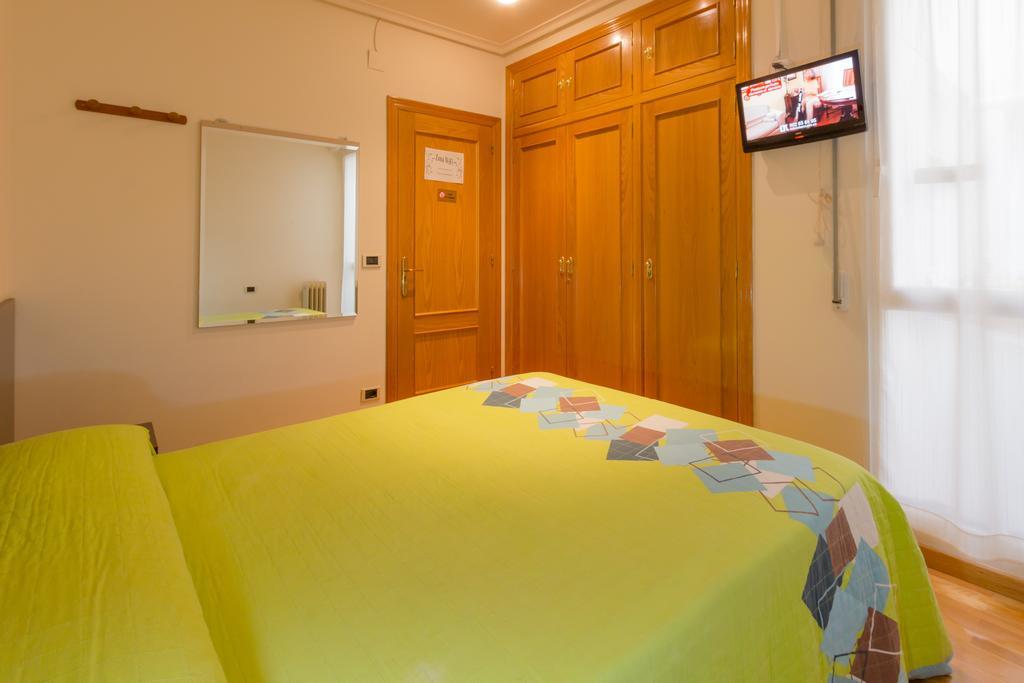 Pension Logrono Room photo