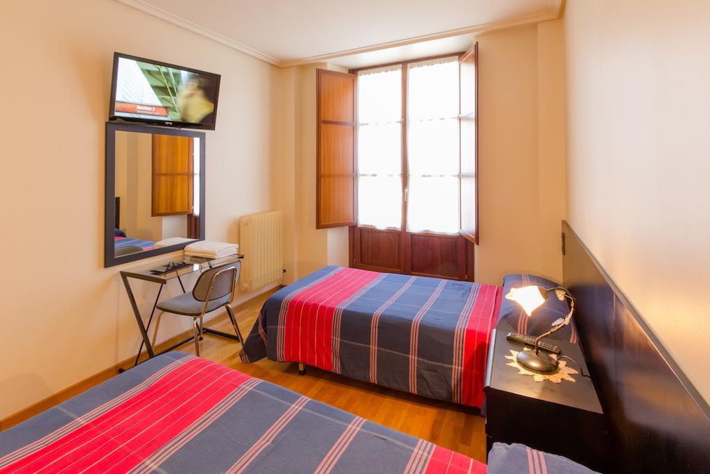 Pension Logrono Room photo