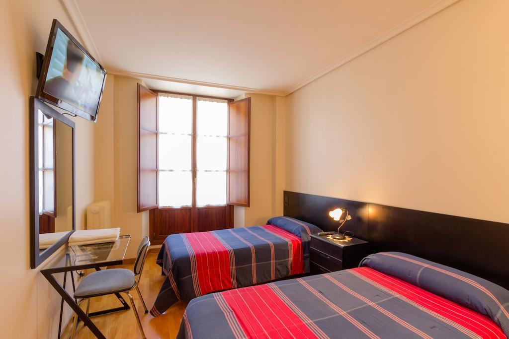 Pension Logrono Room photo