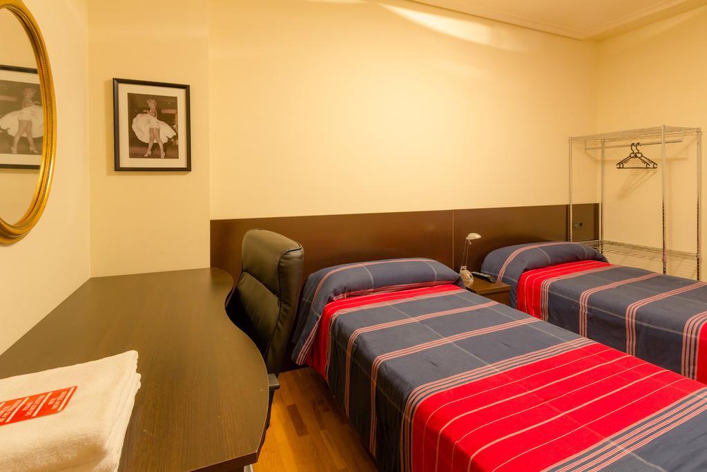 Pension Logrono Room photo